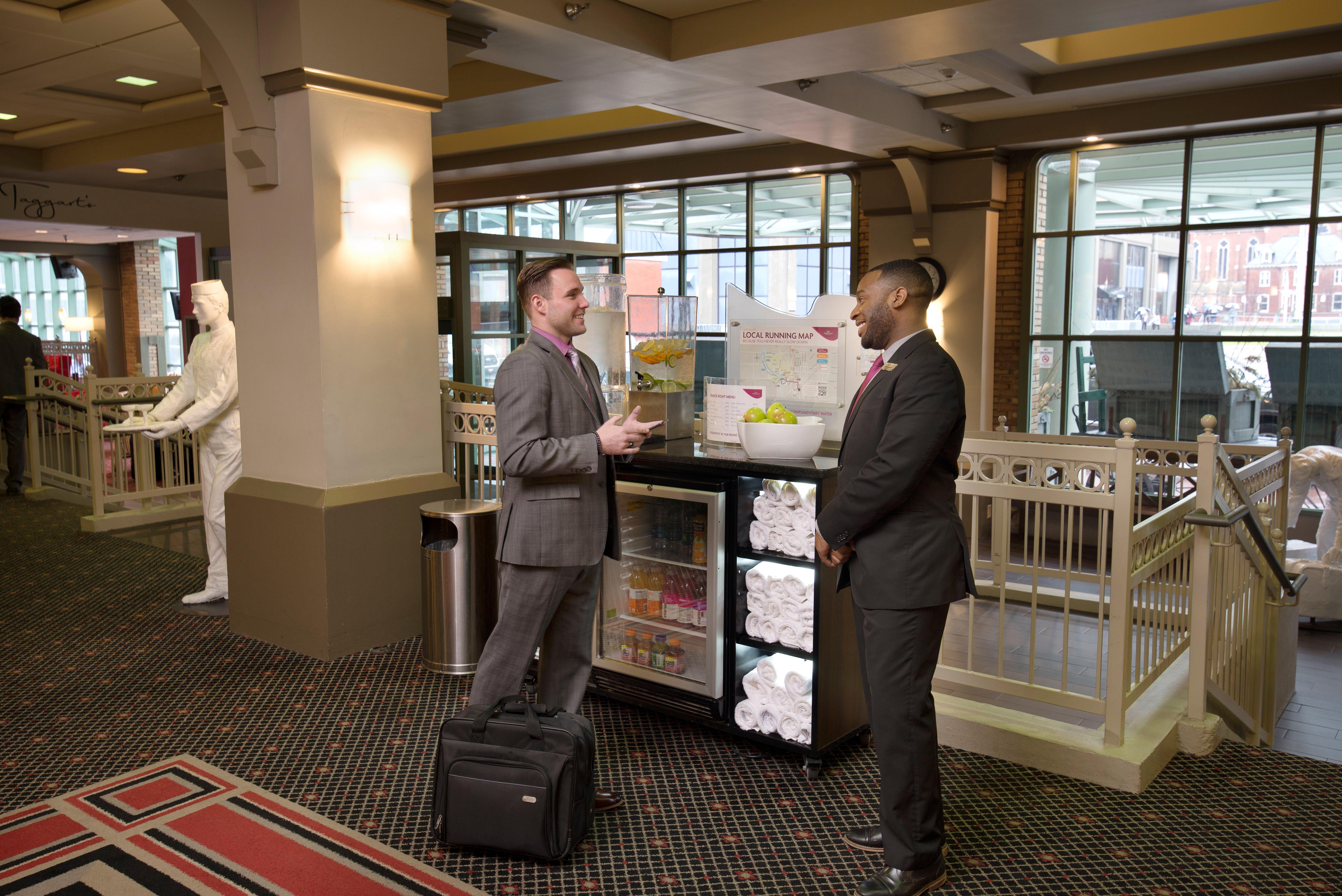 Hotel Crowne Plaza Indianapolis-Dwtn-Union Stn By Ihg Exterior foto