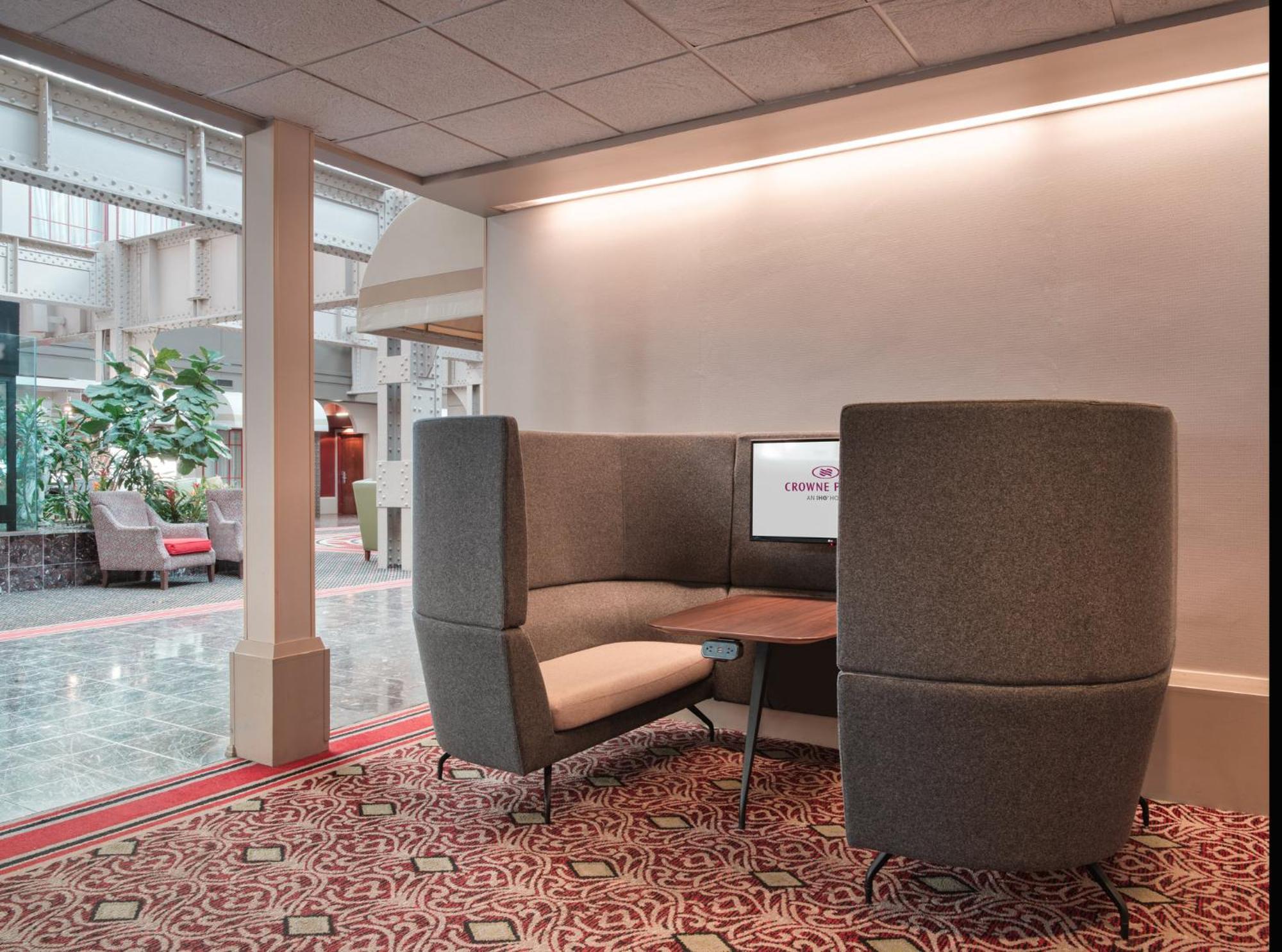 Hotel Crowne Plaza Indianapolis-Dwtn-Union Stn By Ihg Exterior foto